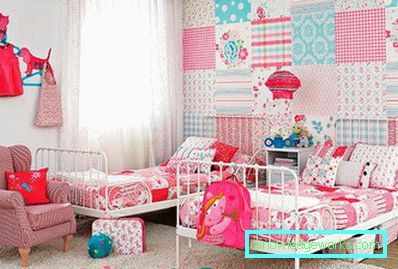 Foto: patchwork kombination av tapeter i barnkammarens inredning