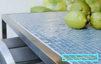 Foto: mosaikbänk av glas mosaik