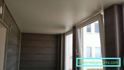 Taket på balkongen i modern stil - 55 bilder av designidéer