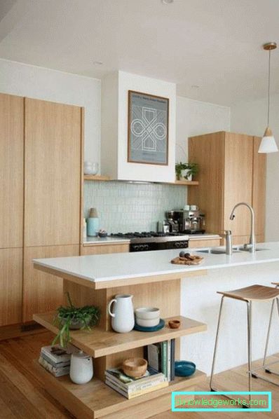 Köksdesign i ljusa färger - foto i modern stil