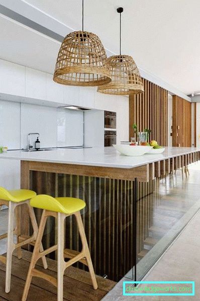 Köksdesign i ljusa färger - foto i modern stil