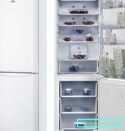 Indesit kylskåp med två avdelningar Indesit kylskåp med två avdelningar