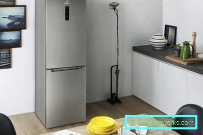 Indesit kylskåp med två avdelningar Indesit kylskåp med två avdelningar
