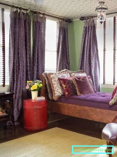 Lila gardiner i vardagsrummet - fotoidéer