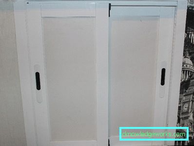 Kylskåp under fönstret Kylskåp under fönstret