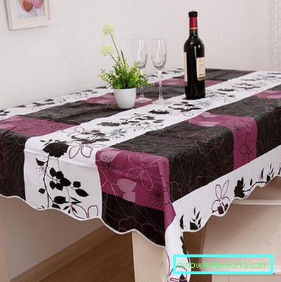 Cloth-oilcloth på bordet för köket Cloth-oilcloth på bordet för köket