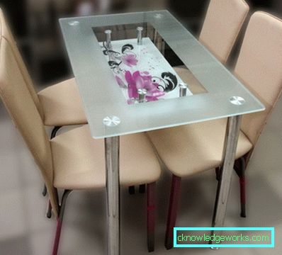 Fällbart glasbord för köket Fällbart glasbord för köket