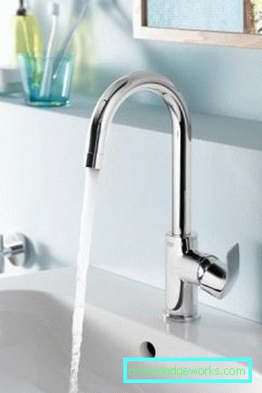 Den noggrannhet av valet av höga mixers för diskbänken Den noggrannhet av valet av höga mixers för diskbänken